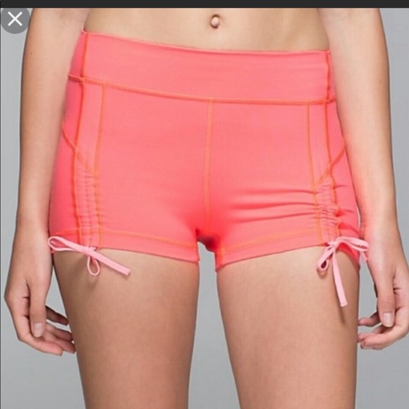 lululemon athletica Pants - Lululemon Hot Hot Shorts